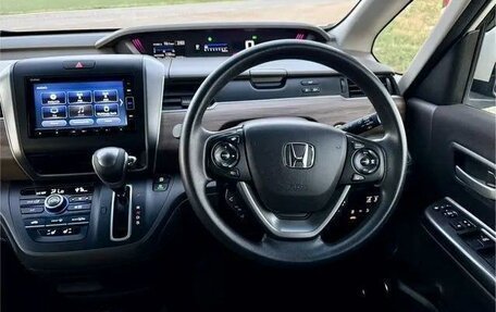 Honda Freed II, 2022 год, 1 365 000 рублей, 7 фотография