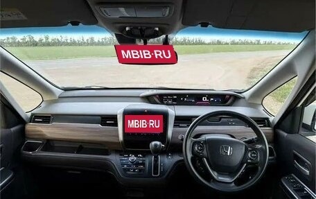 Honda Freed II, 2022 год, 1 365 000 рублей, 6 фотография