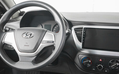 Hyundai Solaris II рестайлинг, 2017 год, 999 000 рублей, 13 фотография