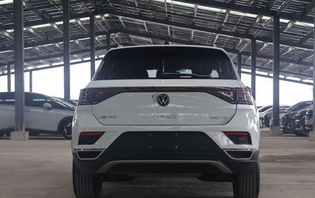 Volkswagen T-Roc I, 2023 год, 1 220 000 рублей, 5 фотография