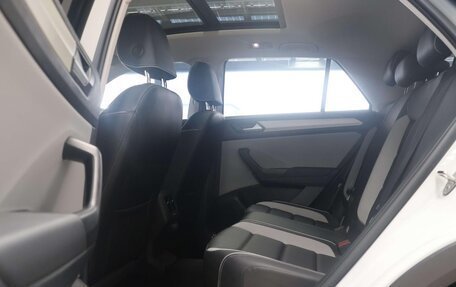 Volkswagen T-Roc I, 2023 год, 1 220 000 рублей, 15 фотография