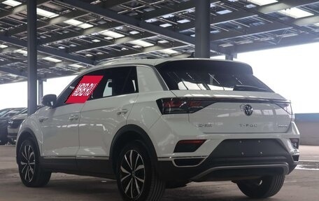 Volkswagen T-Roc I, 2023 год, 1 220 000 рублей, 4 фотография