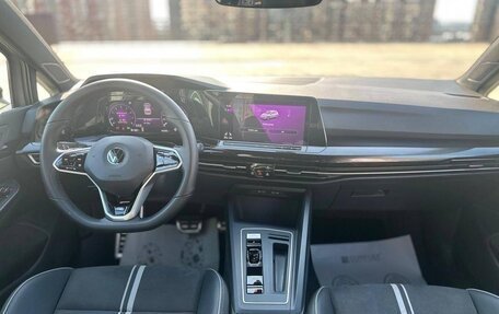Volkswagen Golf VIII, 2023 год, 2 000 000 рублей, 7 фотография