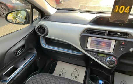 Toyota Aqua I, 2013 год, 899 999 рублей, 15 фотография