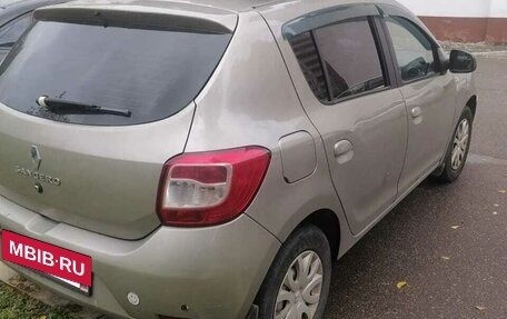 Renault Sandero II рестайлинг, 2015 год, 600 000 рублей, 2 фотография