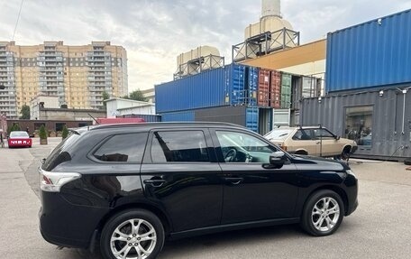 Mitsubishi Outlander III рестайлинг 3, 2013 год, 1 750 000 рублей, 3 фотография