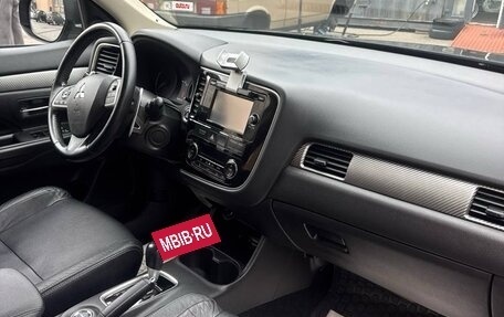 Mitsubishi Outlander III рестайлинг 3, 2013 год, 1 750 000 рублей, 4 фотография