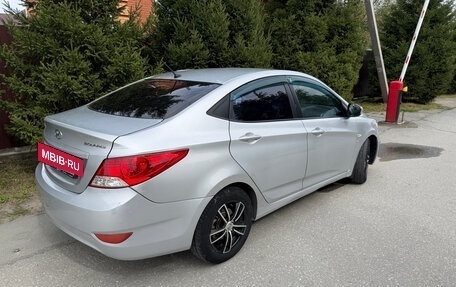 Hyundai Solaris II рестайлинг, 2013 год, 690 000 рублей, 10 фотография