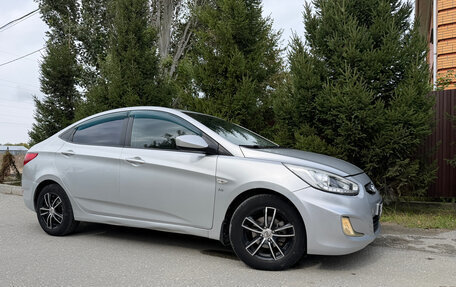 Hyundai Solaris II рестайлинг, 2013 год, 690 000 рублей, 13 фотография