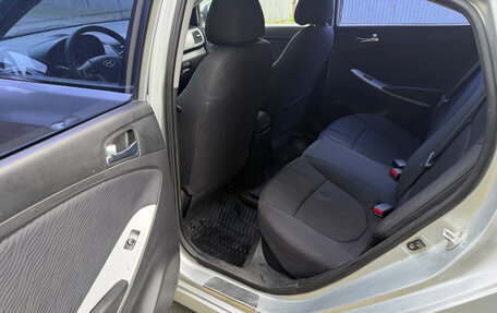 Hyundai Solaris II рестайлинг, 2013 год, 690 000 рублей, 24 фотография