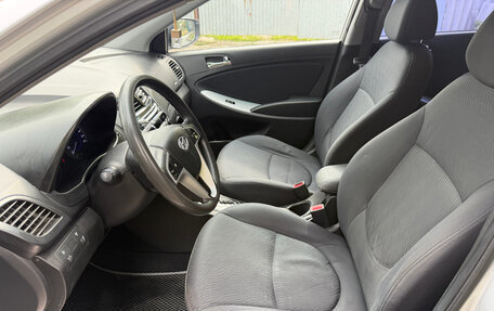 Hyundai Solaris II рестайлинг, 2013 год, 690 000 рублей, 31 фотография