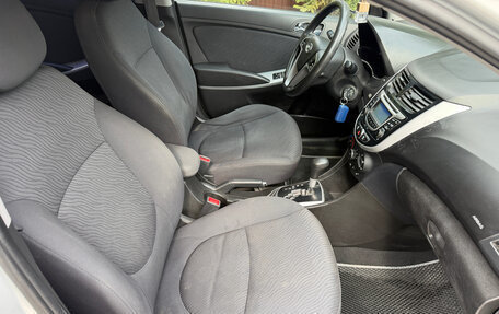 Hyundai Solaris II рестайлинг, 2013 год, 690 000 рублей, 29 фотография