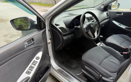 Hyundai Solaris II рестайлинг, 2013 год, 690 000 рублей, 30 фотография