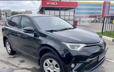Toyota RAV4, 2018 год, 2 090 000 рублей, 3 фотография
