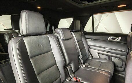 Ford Explorer VI, 2015 год, 1 600 000 рублей, 17 фотография