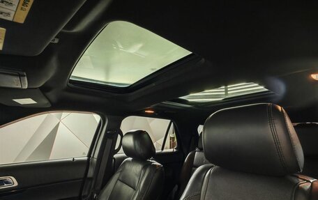 Ford Explorer VI, 2015 год, 1 600 000 рублей, 26 фотография