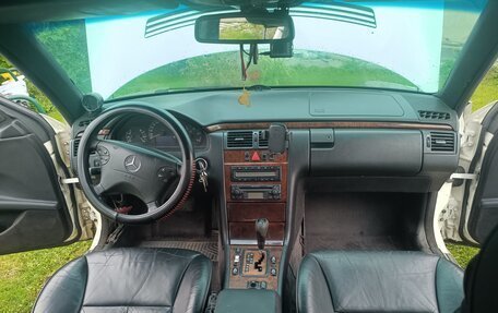 Mercedes-Benz E-Класс, 1996 год, 650 000 рублей, 18 фотография