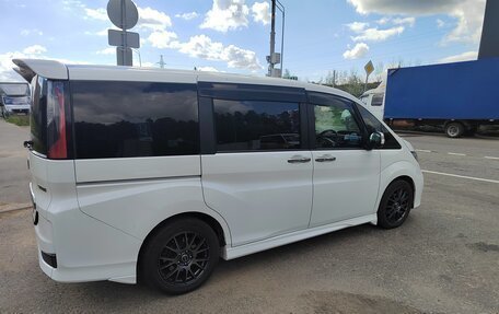 Honda Stepwgn IV, 2017 год, 1 650 000 рублей, 6 фотография