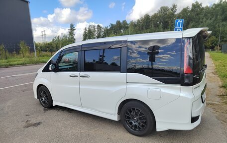 Honda Stepwgn IV, 2017 год, 1 650 000 рублей, 10 фотография