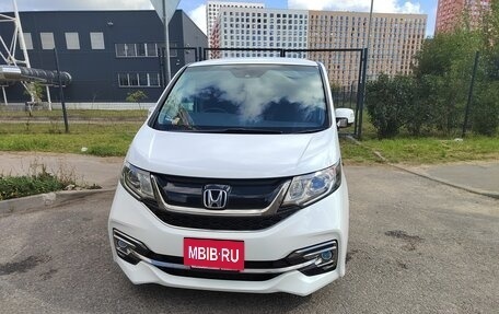 Honda Stepwgn IV, 2017 год, 1 650 000 рублей, 3 фотография