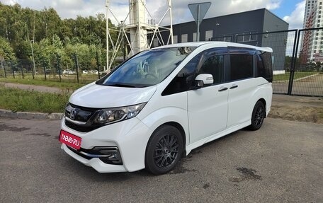 Honda Stepwgn IV, 2017 год, 1 650 000 рублей, 2 фотография