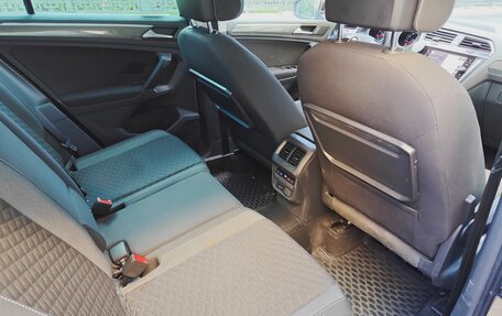 Volkswagen Tiguan II, 2018 год, 2 200 000 рублей, 9 фотография