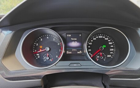 Volkswagen Tiguan II, 2018 год, 2 200 000 рублей, 11 фотография