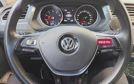 Volkswagen Tiguan II, 2018 год, 2 200 000 рублей, 13 фотография