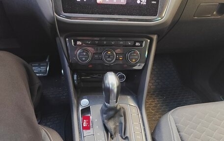 Volkswagen Tiguan II, 2018 год, 2 200 000 рублей, 14 фотография