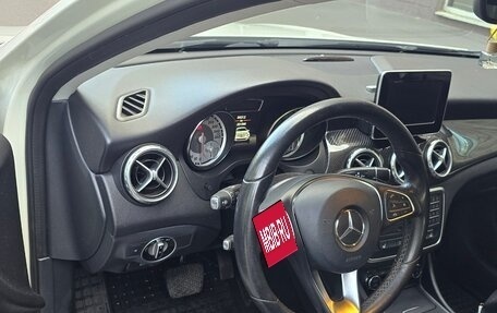 Mercedes-Benz GLA, 2016 год, 1 410 000 рублей, 14 фотография