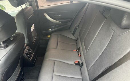 BMW 3 серия, 2017 год, 1 800 000 рублей, 27 фотография
