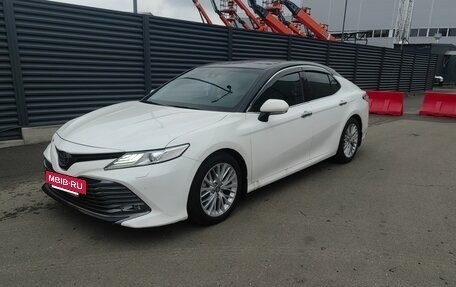 Toyota Camry, 2019 год, 2 670 000 рублей, 3 фотография
