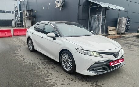 Toyota Camry, 2019 год, 2 670 000 рублей, 2 фотография