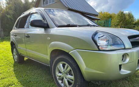 Hyundai Tucson III, 2008 год, 660 000 рублей, 2 фотография