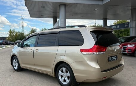Toyota Sienna III, 2011 год, 2 050 000 рублей, 7 фотография