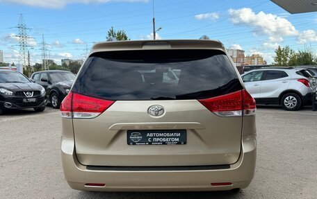 Toyota Sienna III, 2011 год, 2 050 000 рублей, 9 фотография