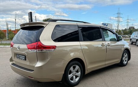 Toyota Sienna III, 2011 год, 2 050 000 рублей, 8 фотография