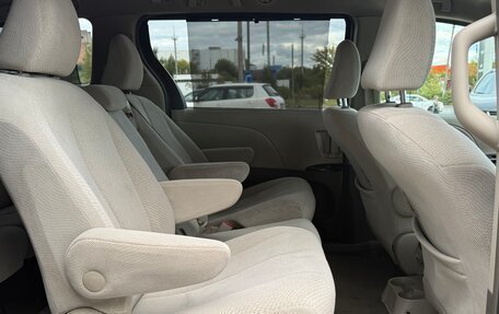 Toyota Sienna III, 2011 год, 2 050 000 рублей, 15 фотография