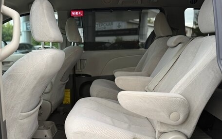 Toyota Sienna III, 2011 год, 2 050 000 рублей, 14 фотография