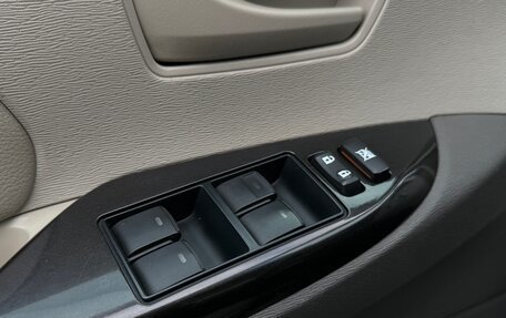 Toyota Sienna III, 2011 год, 2 050 000 рублей, 24 фотография