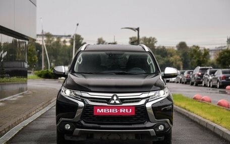 Mitsubishi Pajero Sport III рестайлинг, 2018 год, 2 699 000 рублей, 4 фотография