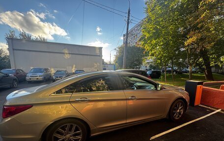 Hyundai Sonata VI, 2011 год, 1 000 000 рублей, 1 фотография
