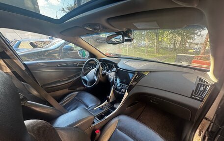 Hyundai Sonata VI, 2011 год, 1 000 000 рублей, 4 фотография