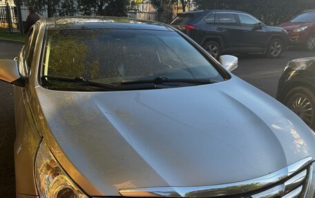 Hyundai Sonata VI, 2011 год, 1 000 000 рублей, 5 фотография