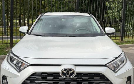 Toyota RAV4, 2021 год, 3 550 000 рублей, 2 фотография