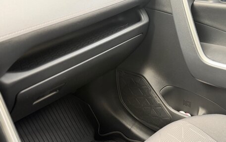 Toyota RAV4, 2021 год, 3 550 000 рублей, 8 фотография