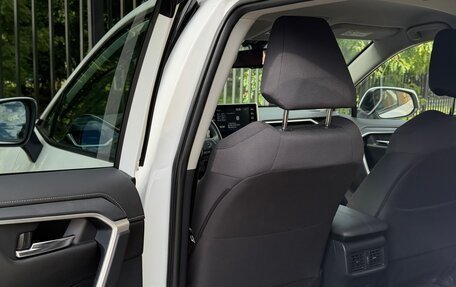 Toyota RAV4, 2021 год, 3 550 000 рублей, 9 фотография