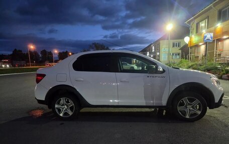 Renault Logan II, 2022 год, 1 200 000 рублей, 1 фотография