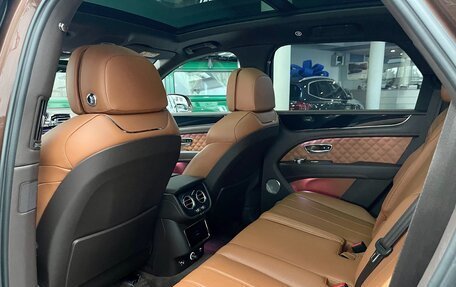 Bentley Bentayga I, 2021 год, 18 500 000 рублей, 13 фотография