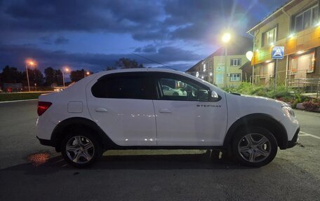 Renault Logan II, 2022 год, 1 200 000 рублей, 12 фотография